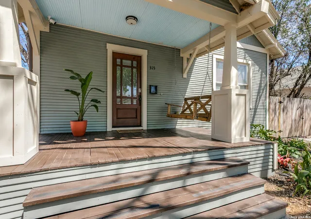 Photo 3 of Sale Pending at 315 Devine, San Antonio, TX 78210 | MLS# 1950689 | Listing updated on 2026-04-20