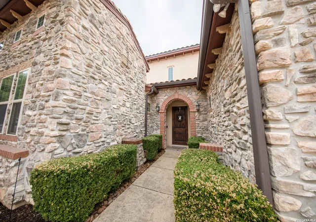Photo 2 of Single family home for sale at 22331 Viajes, San Antonio, TX 78261 | MLS# 1950701 | Listing updated on 2026-04-24
