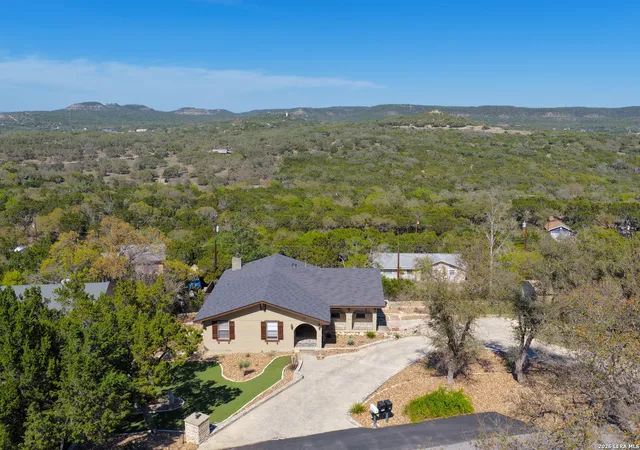 Photo 2 of Single family home for sale at 231 Vip, Canyon Lake, TX 78133 | MLS# 1950706 | Listing updated on 2026-08-23