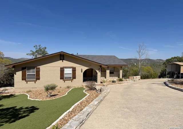 Photo 3 of Single family home for sale at 231 Vip, Canyon Lake, TX 78133 | MLS# 1950706 | Listing updated on 2026-08-23