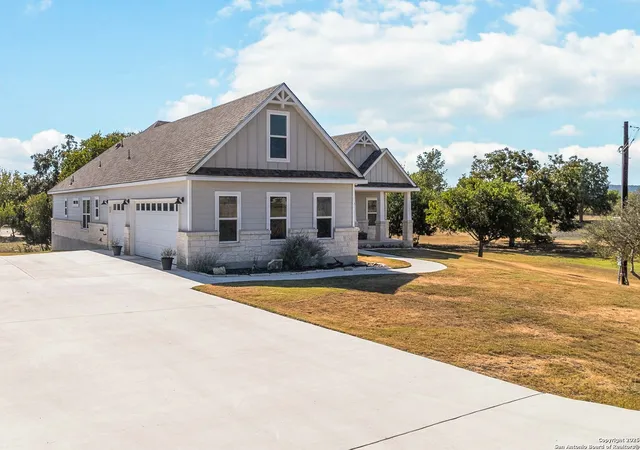 Photo 2 of Sale Pending at 342 Wood View, Bandera, TX 78003 | MLS# 1950758 | Listing updated on 2026-04-30