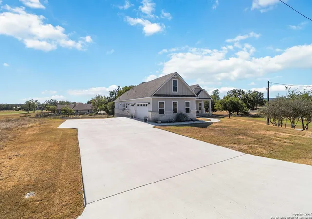 Photo 3 of Sale Pending at 342 Wood View, Bandera, TX 78003 | MLS# 1950758 | Listing updated on 2026-04-30