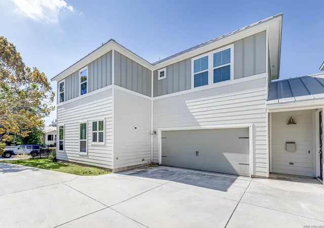 4th image of 211 Claremont Ave, San Antonio, TX 78209