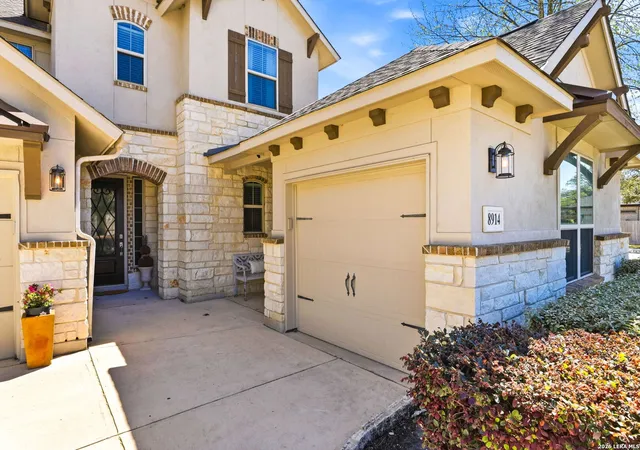 Photo 2 of Sale Pending at 8914 Fowler Hill, Fair Oaks Ranch, TX 78015 | MLS# 1950870 | Listing updated on 2026-09-08