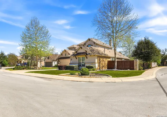 Photo 3 of Sale Pending at 8914 Fowler Hill, Fair Oaks Ranch, TX 78015 | MLS# 1950870 | Listing updated on 2026-09-08