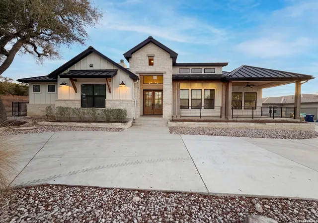 Photo 1 of Sale Pending at 1781 Bella Vista, Canyon Lake, TX 78133 | MLS# 1950881 | Listing updated on 2026-05-01