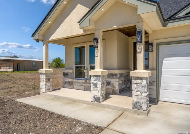 Photo 2 of Single family home for sale at 12623 Toro Dr, Atascosa, TX 78002 | MLS# 1950929 | Listing updated on 2026-08-24