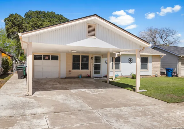 Photo 2 of Sale Pending at 115 Dexter, San Antonio, TX 78226 | MLS# 1950946 | Listing updated on 2026-03-31