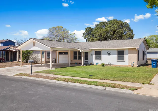 Photo 3 of Sale Pending at 115 Dexter, San Antonio, TX 78226 | MLS# 1950946 | Listing updated on 2026-03-31