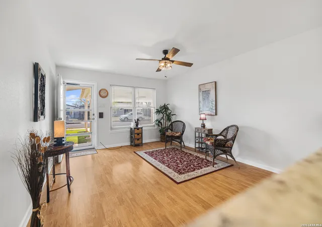 Photo 4 of Sale Pending at 115 Dexter, San Antonio, TX 78226 | MLS# 1950946 | Listing updated on 2026-03-31