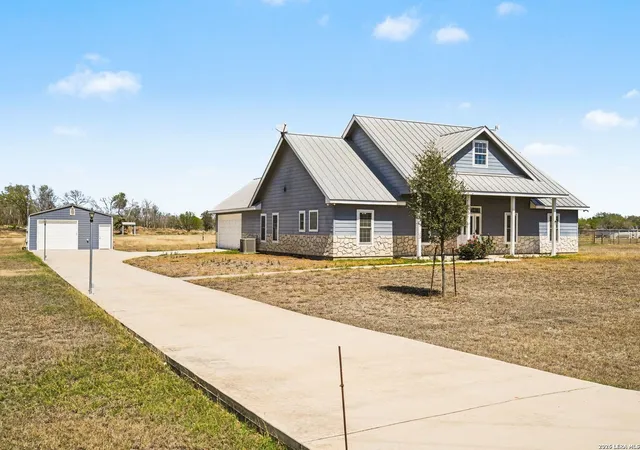 2nd image of 1005 County Road 678, Natalia, TX 78059 | MLS# 1950949