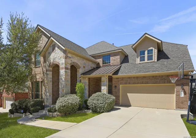 Photo 3 of Sale Pending at 1011 Olivia View, San Antonio, TX 78260 | MLS# 1950963 | Listing updated on 2026-04-23