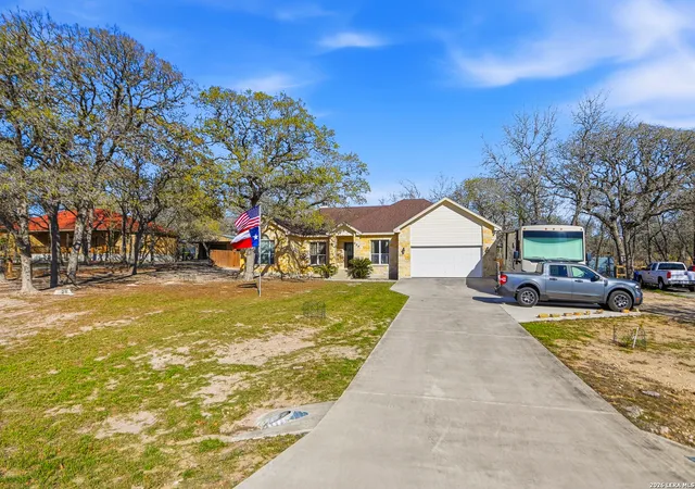 Photo 2 of Single family home for sale at 528 Jacobs, La Vernia, TX 78121 | MLS# 1950994 | Listing updated on 2026-10-08