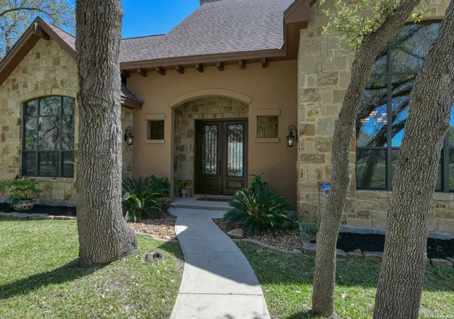 3rd image of 204 Fawn, Floresville, TX 78114 | MLS# 1951010