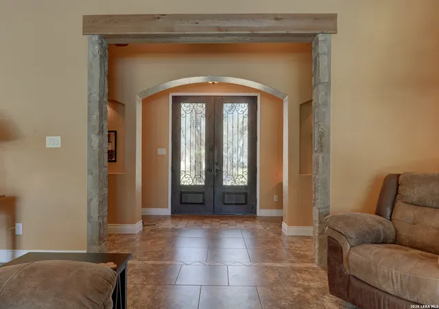 4th image of 204 Fawn, Floresville, TX 78114 | MLS# 1951010