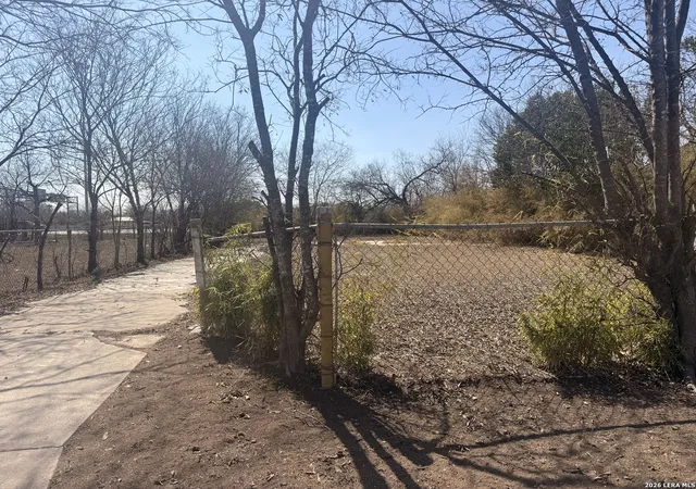 Photo 2 of Sale Pending at 330 Guanajuato, San Antonio, TX 78237 | MLS# 1951043 | Listing updated on 2026-09-08