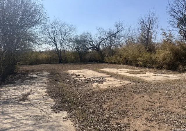 Photo 3 of Sale Pending at 330 Guanajuato, San Antonio, TX 78237 | MLS# 1951043 | Listing updated on 2026-09-08