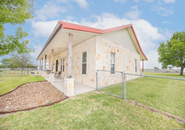 2nd image of 15980 County Road 582, La Coste, TX 78039 | MLS# 1951093