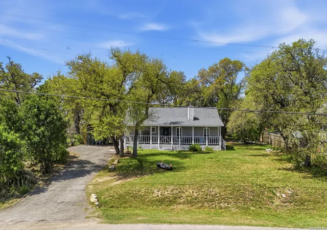 Photo 3 of Single family home for sale at 3400 Lakeview, Canyon Lake, TX 78133 | MLS# 1951094 | Listing updated on 2026-07-19