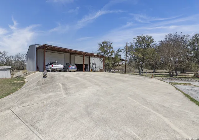 5th image of 200 Highland Dr, Bandera, TX 78003 | MLS# 1951132