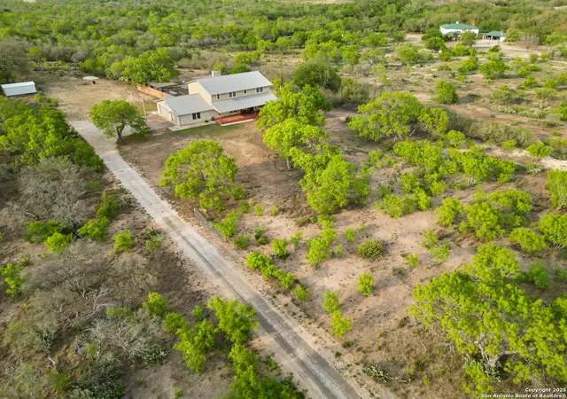 Homes for sale in Hondo, TX | 3940 Us Hwy 90, Hondo, TX 78861 | MLS# 1951144