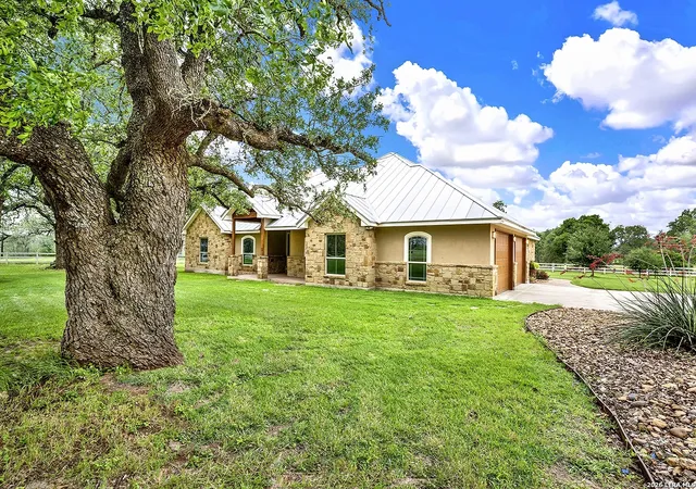 2nd image of 1224 Fm 3432, La Vernia, TX 78101 | MLS# 1951201
