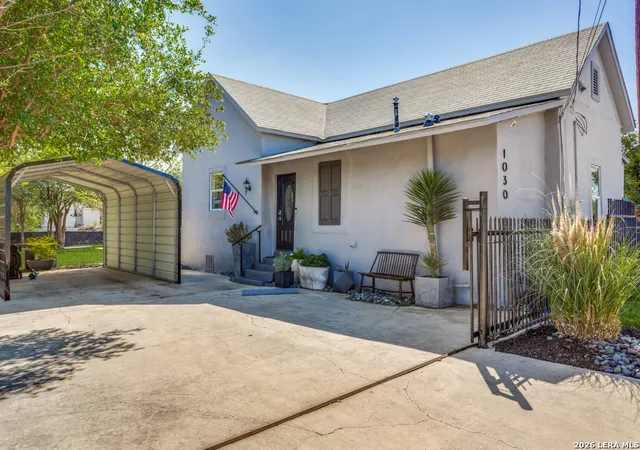 Photo 3 of Single family home for sale at 1030 Montana & 207 S Palmetto, San Antonio, TX 78203 | MLS# 1951211 | Listing updated on 2026-09-07