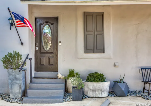 Photo 2 of Single family home for sale at 1030 Montana & 207 S Palmetto, San Antonio, TX 78203 | MLS# 1951211 | Listing updated on 2026-09-07