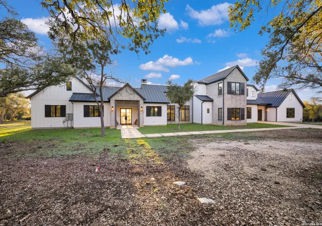 Photo 3 of Mansion for sale at 31952 Smithson Valley Rd, Bulverde, TX 78163 | MLS# 1951327 | Listing updated on 2026-04-03