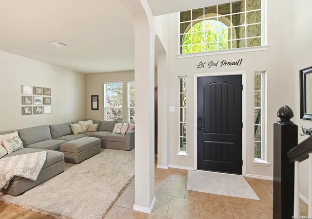 Photo 4 of Sale Pending at 133 Park Hts, Cibolo, TX 78108 | MLS# 1951331 | Listing updated on 2026-04-21