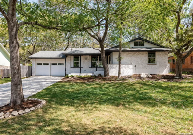 Photo 2 of Sale Pending at 423 Fantasia, San Antonio, TX 78216 | MLS# 1951363 | Listing updated on 2026-05-18