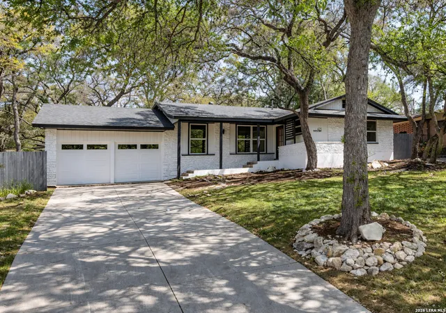 Photo 3 of Sale Pending at 423 Fantasia, San Antonio, TX 78216 | MLS# 1951363 | Listing updated on 2026-05-18