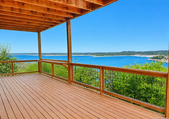 Photo 3 of Single family home for sale at 322 Kings Crown, Canyon Lake, TX 78133 | MLS# 1951370 | Listing updated on 2026-10-27