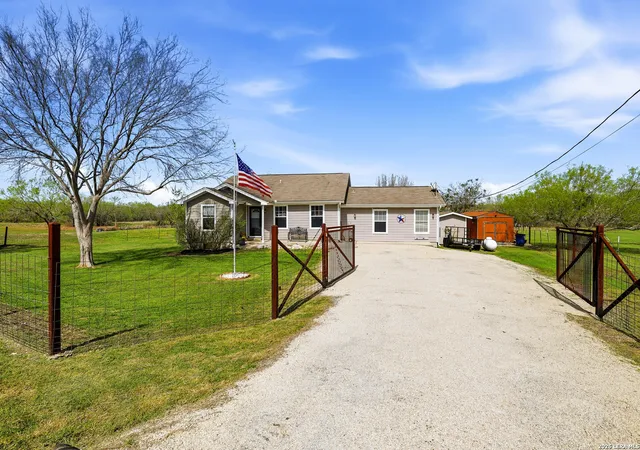 Photo 2 of Sale Pending at 2300 Stagecoach, Seguin, TX 78155 | MLS# 1951408 | Listing updated on 2026-05-11