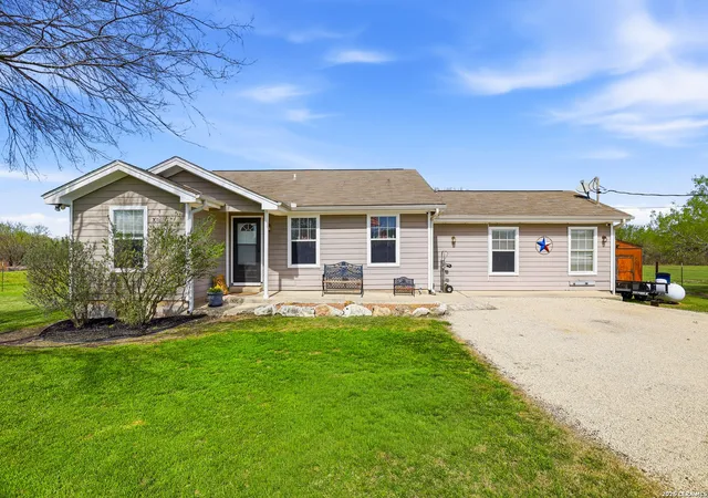 Photo 3 of Sale Pending at 2300 Stagecoach, Seguin, TX 78155 | MLS# 1951408 | Listing updated on 2026-05-11
