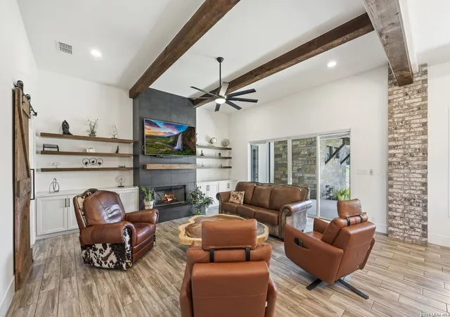 2nd image of 979 Belle Oaks, Bulverde, TX 78163 | MLS# 1951415