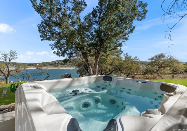 Photo 3 of Single family home for sale at 528 Rimrock Pass, Canyon Lake, TX 78133 | MLS# 1951454 | Listing updated on 2026-09-09