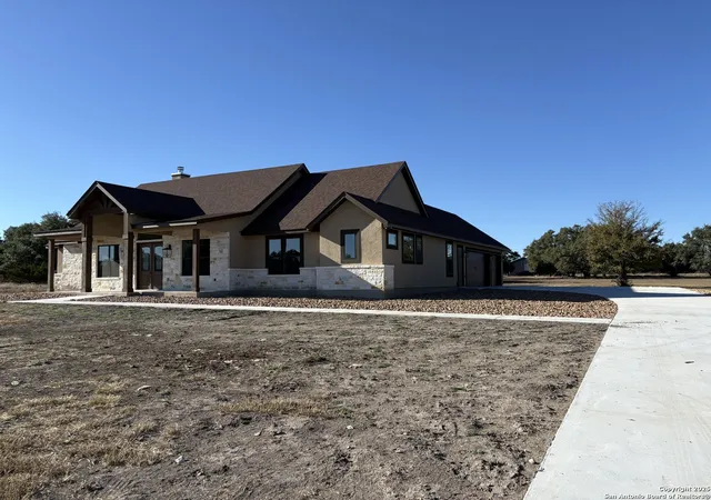 3rd image of 811 Horseshoe Falls, Bandera, TX 78003 | MLS# 1951456