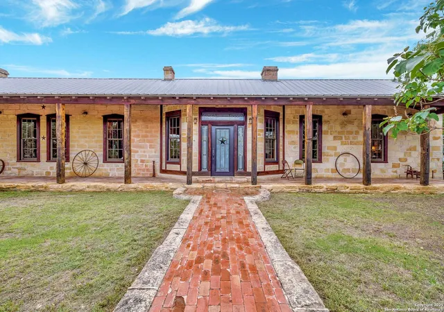 Photo 1 of Single family home for sale at 113 James, Brackettville, TX 78832 | MLS# 1951462 | Listing updated on 2026-04-03