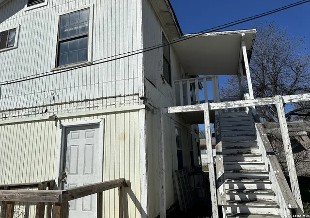Photo 4 of Single family home for sale at 831 Brighton, San Antonio, TX 78211 | MLS# 1951472 | Listing updated on 2026-08-28