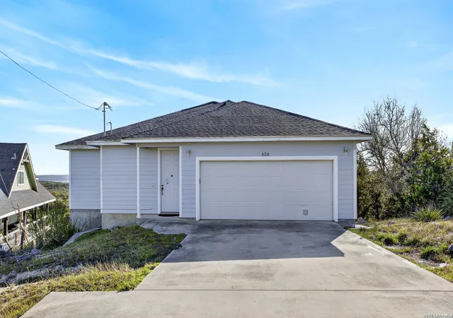 Photo 2 of Single family home for sale at 628 Cloud Top, Canyon Lake, TX 78133 | MLS# 1951479 | Listing updated on 2026-09-08