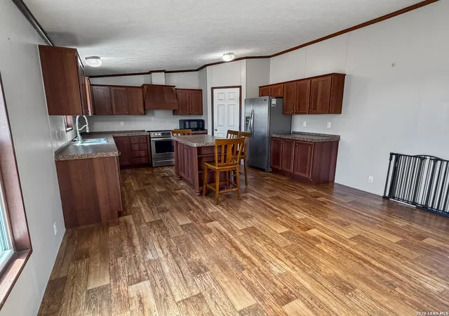 Photo 4 of Sale Pending at 2462 Chase Rd, Beeville, TX 78102 | MLS# 1951480 | Listing updated on 2026-04-11