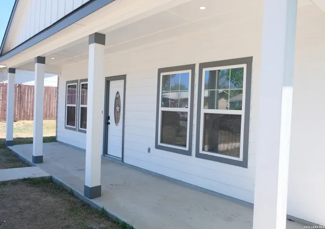 Photo 3 of Single family home for sale at 178 Shadow Valley, San Antonio, TX 78227 | MLS# 1951498 | Listing updated on 2026-06-01