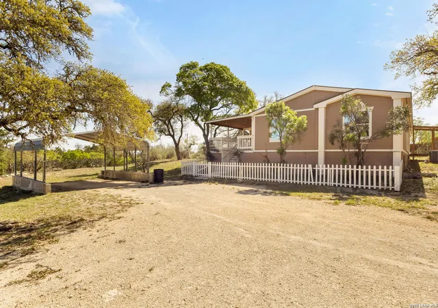 Photo 2 of Single family home for sale at 4551 Chamberlain, Canyon Lake, TX 78133 | MLS# 1951611 | Listing updated on 2026-08-04