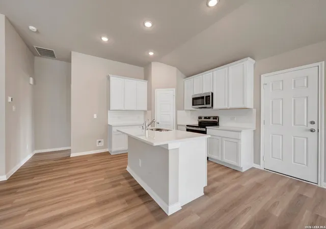Photo 4 of Sale Pending at 1013 Eagle Crossing, Seguin, TX 78155 | MLS# 1951618 | Listing updated on 2026-09-22