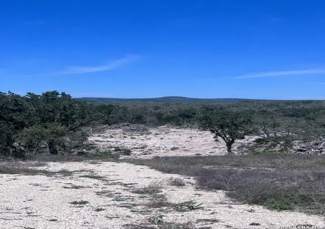 3rd image of 322 County Road 2481, Hondo, TX 78861 | MLS# 1951621