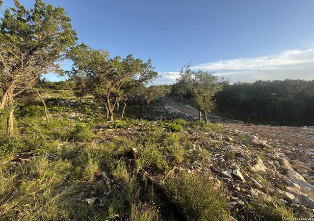 5th image of 322 County Road 2481, Hondo, TX 78861 | MLS# 1951621