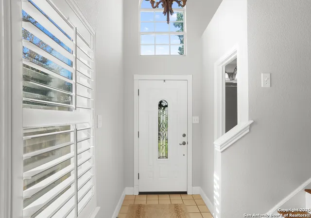 2nd image of 16 Pembroke Lane, San Antonio, TX 78240 | MLS# 1951630
