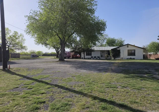 2nd image of 5820 S Loop 1604, Von Ormy, TX 78073 | MLS# 1951631