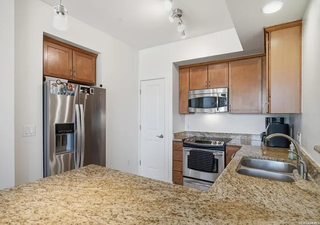 Photo 4 of Sale Pending at 7342 Oak Manor Dr #7208, San Antonio, TX 78229 | MLS# 1951637 | Listing updated on 2026-04-15